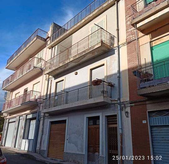 Appartamento trilocale in vendita in R Margherita, Centro, Pagliara
