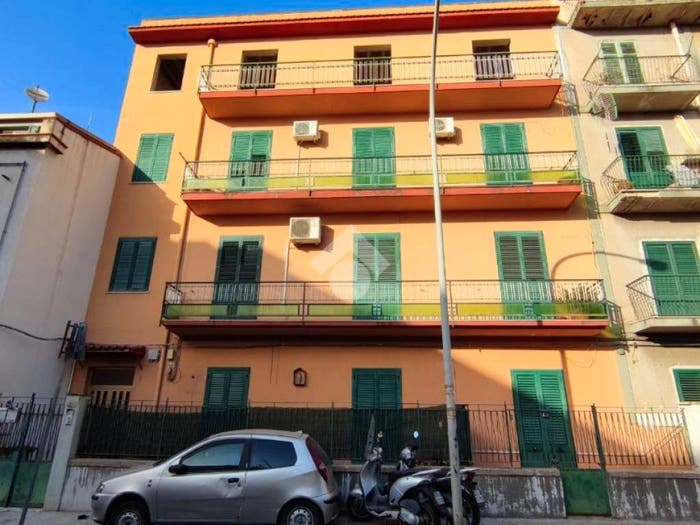 Appartamento quadrilocale in vendita in Via Conte Federico, Brancaccio, Palermo