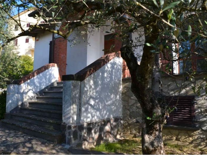 Casa con 6 locali in vendita in Centro, Lucignano
