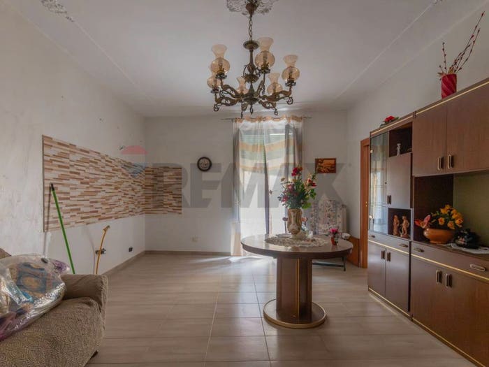 Casa quadrilocale in vendita in Via Pampallona, Centro, Caltagirone