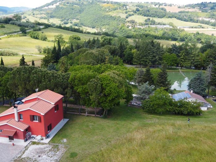 Casa quadrilocale in vendita in Contrada Favete, Apiro