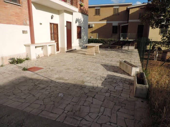 Appartamento bilocale in vendita in Via Appio Claudio, Camionabile, Guidonia Montecelio