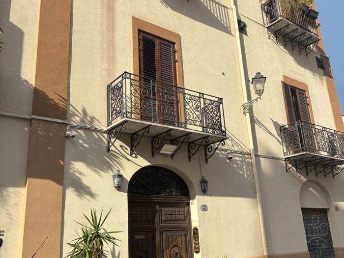 Appartamento con 6 locali in vendita in Via Monteleone, Castellammare, Palermo