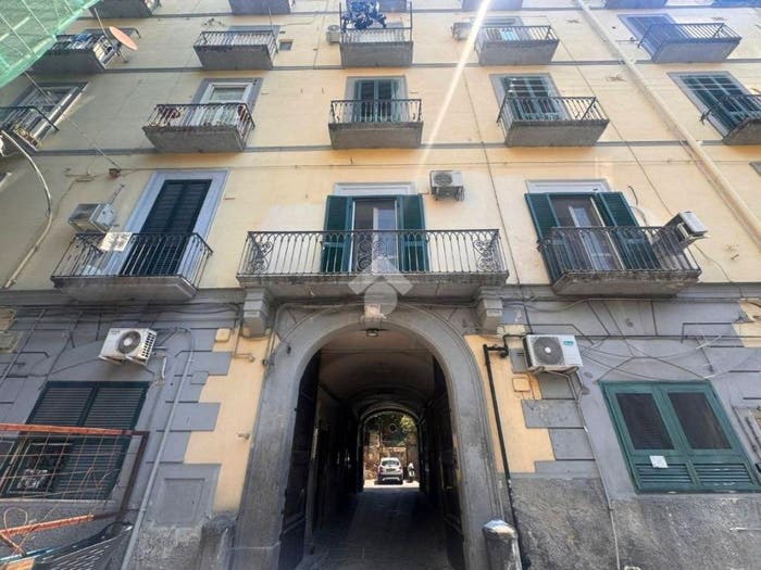Appartamento quadrilocale in vendita in Via Peppino de Filippo, Tribunali, Napoli