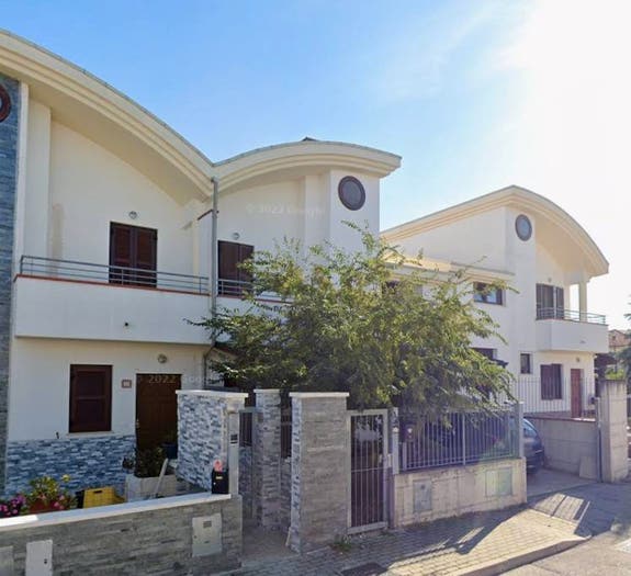 Casa trilocale in vendita in Via A Peracchia, Città Sant'Angelo