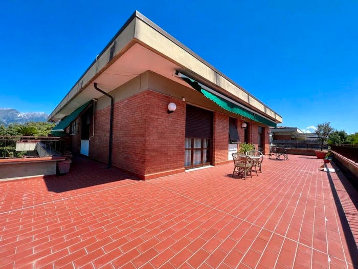 Casa quadrilocale in vendita in Via Grosseto, Marina di Massa Centro, Massa