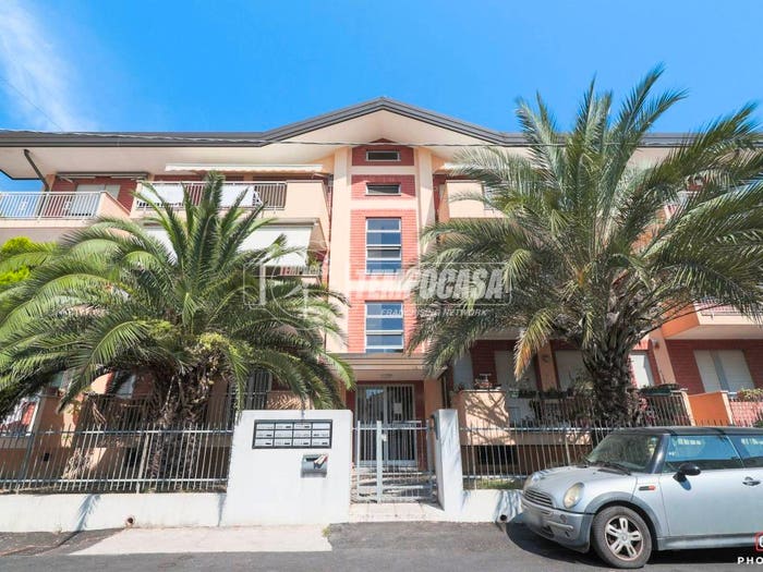 Appartamento con 5 locali in vendita in Viale Siracusa, Fontanelle, Riccione