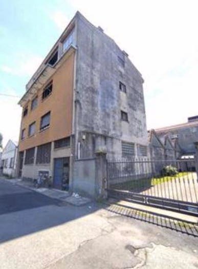 Appartamento trilocale in vendita in Via Cascina Foglia, Sciarè, Gallarate