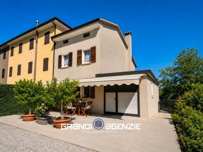Casa trilocale in vendita in presa, Giavera del Montello