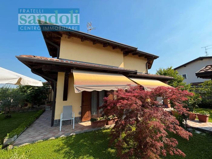 Casa quadrilocale in vendita in Via Anadone, Casalvolone