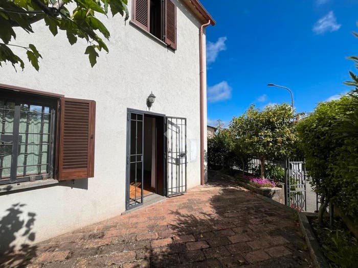 Casa trilocale in vendita in Via delle Poggiole, Centro, Castel Giorgio