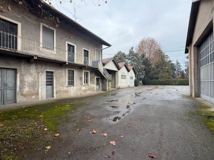 Appartamento con 6 locali in vendita in Via Montanari, Centro, Magnago