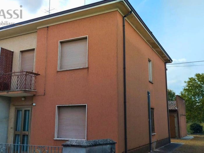Casa con 6 locali in vendita in Via Arno, Casumaro, Finale Emilia