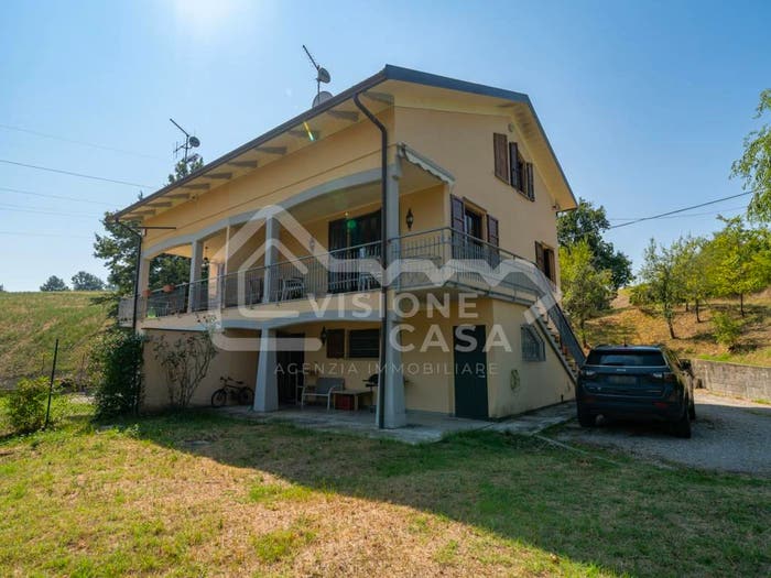 Casa con 5 locali in vendita in Località Selvapiana, Canossa