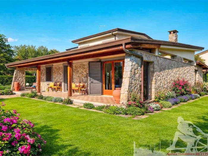 Casa con 6 locali in vendita in Vittoria Apuana, Forte dei Marmi