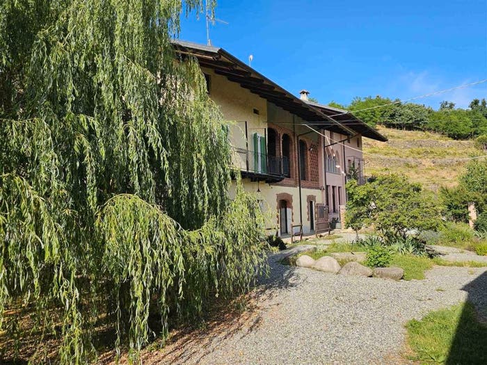 Casa con 6 locali in vendita in via zimone, Salussola