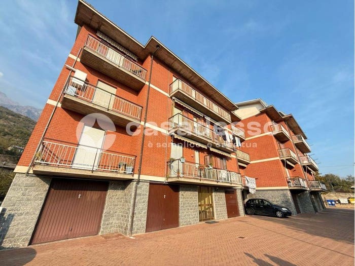 Appartamento trilocale in vendita in VIA SAN PIETRO D'OLLESIA, Centro, Bussoleno