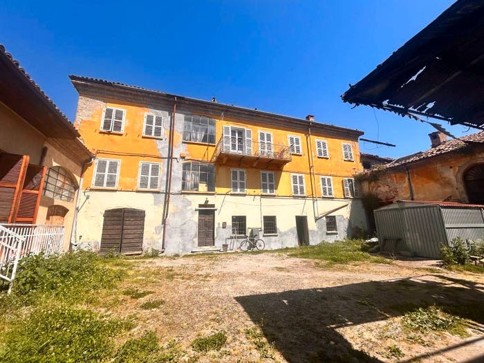 Casa con 6 locali in vendita in Via Giuseppe Verdi, Canelli