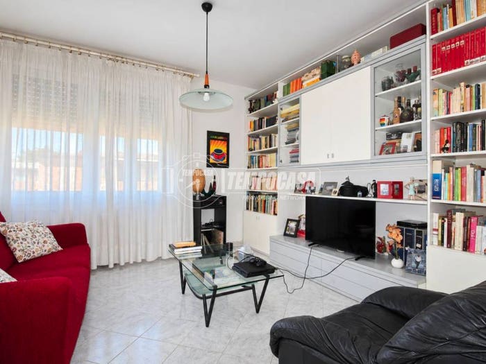 Appartamento trilocale in vendita in Via Giovanni Montemartini, Corvetto, Milano