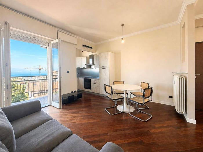 Appartamento trilocale in vendita in Viale Camillo Benso di Cavour, Desenzano Centro, Desenzano del Garda