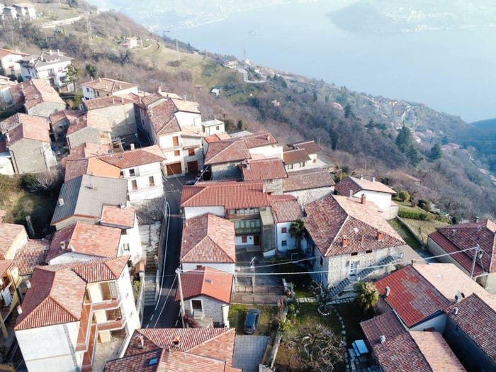 Casa con 6 locali in vendita in Via Ognoli, Centro, Tavernola Bergamasca