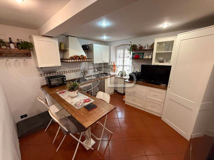 Appartamento quadrilocale in vendita in Viale Domenico Zaccagna, Avenza, Carrara