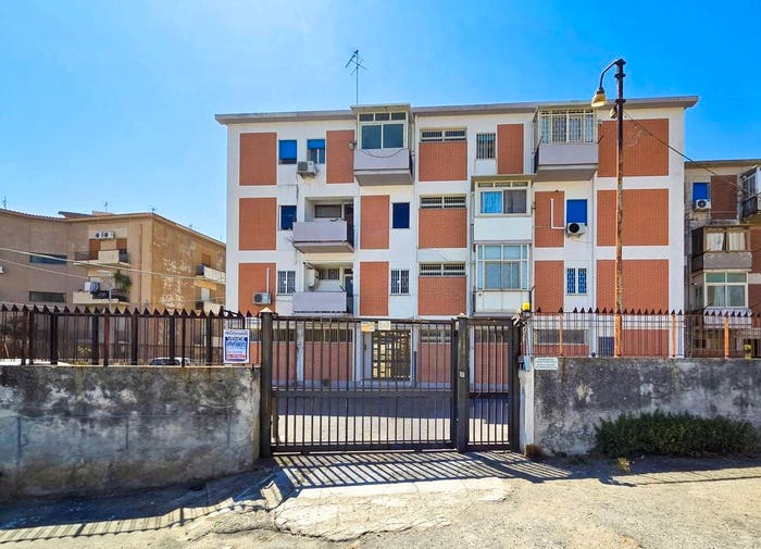 Appartamento trilocale in vendita in Via Empedocle, Gazzi, Messina