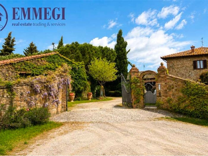 Casa con 6 locali in vendita in Località Podere La Piana frazione Monticchiello, Monticchiello, Pienza