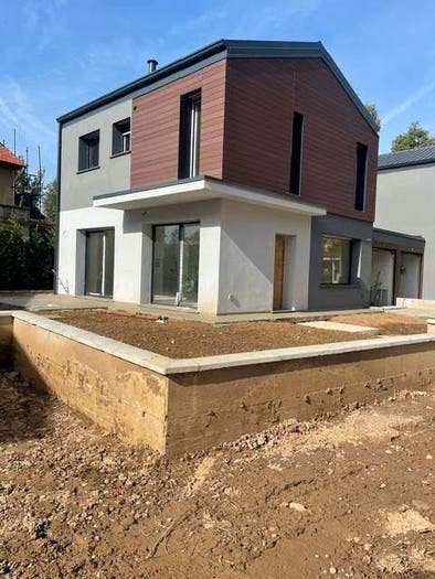 Casa quadrilocale in vendita in Centro, Carate Brianza