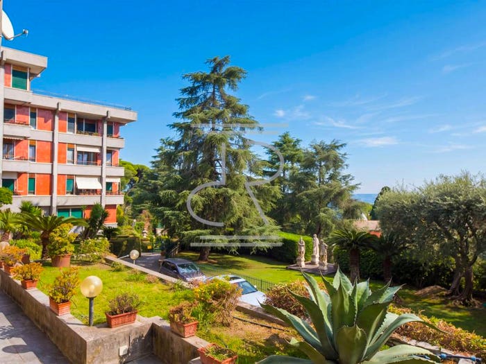 Appartamento con 5 locali in vendita in Via Capolungo, Nervi, Genova