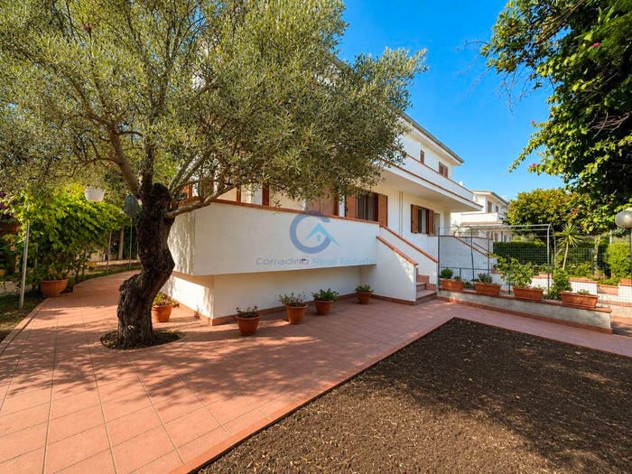Casa con 6 locali in vendita in Via dei Marinai, Calalunga Pietragrande, Montauro