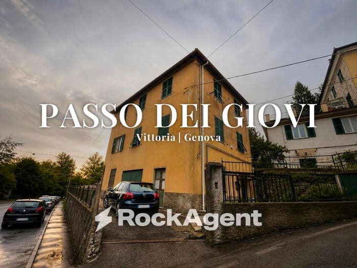 Appartamento quadrilocale in vendita in Via alla Vittoria, Centro, Busalla