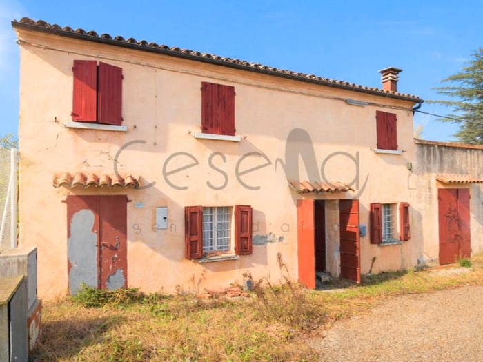 Casa con 6 locali in vendita in Via Montilgallo, Longiano