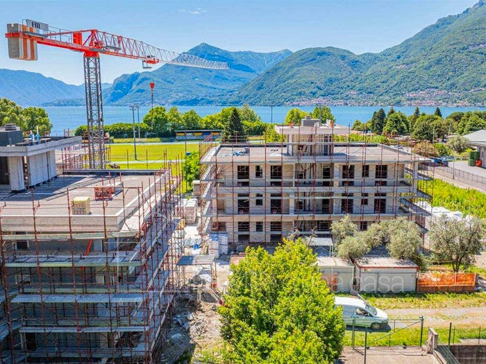 Appartamento trilocale in vendita in Via Guglielmo Marconi, Centro, Dervio