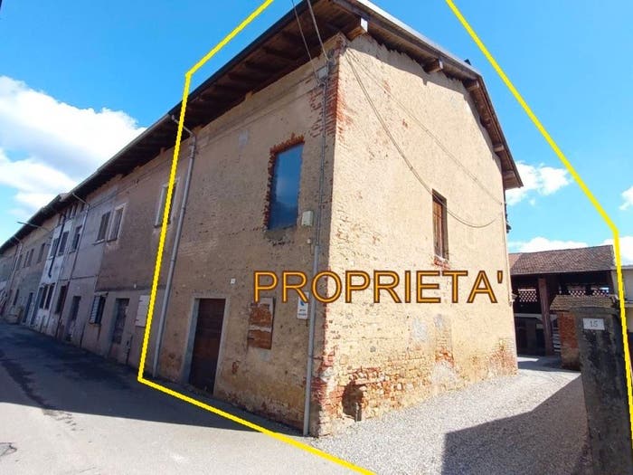 Casa trilocale in vendita in Via Leonardi, Mezzomerico