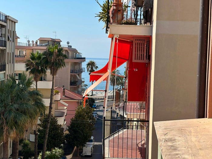 Appartamento quadrilocale in vendita in Via Venezia, Centro, Albenga
