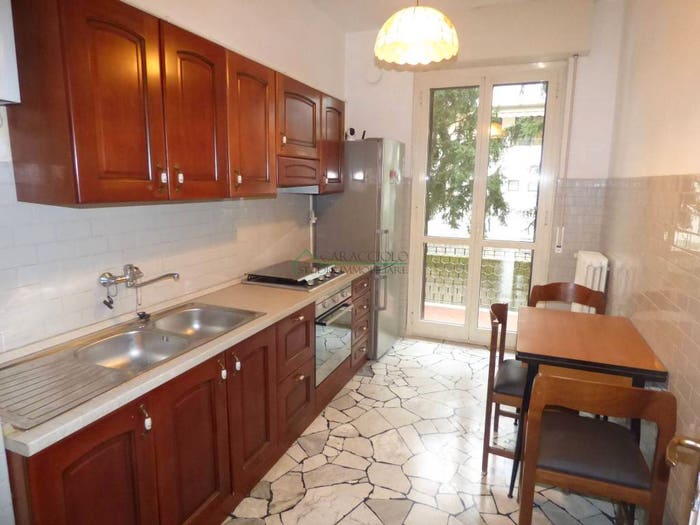 Appartamento trilocale in vendita in Via Giovanni Pascoli, Centro, Bollate