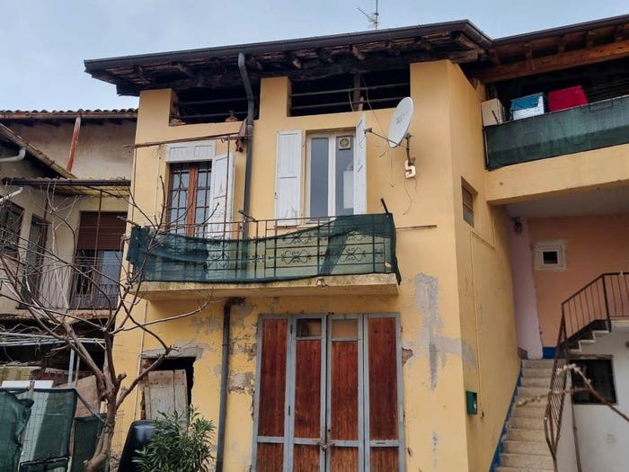 Appartamento trilocale in vendita in Piazza Camillo Benso di Cavour, Caronno Varesino