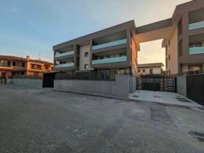 Appartamento trilocale in vendita in Via Dosso Pagano, Romano di Lombardia