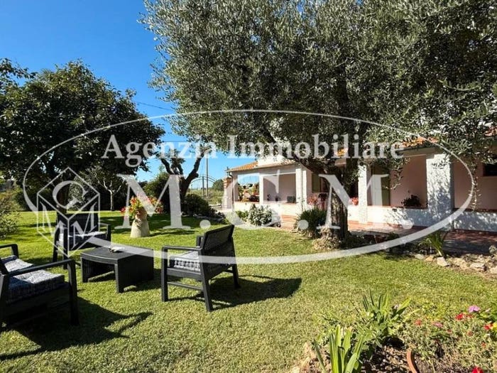 Casa con 6 locali in vendita in Santa Lucia La Borra, Pontedera