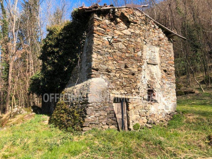 Casa bilocale in vendita in Via al confine, Colico