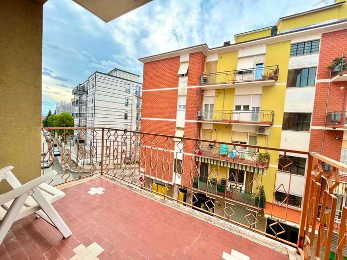Appartamento con 5 locali in vendita in Via Salvatore Valerio, Centro, Macerata