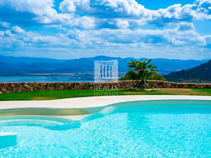 Casa con 6 locali in vendita in Via Sa Bandela, Osseddu, Olbia