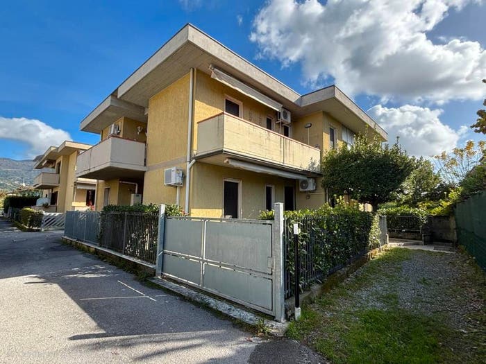 Appartamento bilocale in vendita in Via Stradella, Ronchi Poveromo, Massa