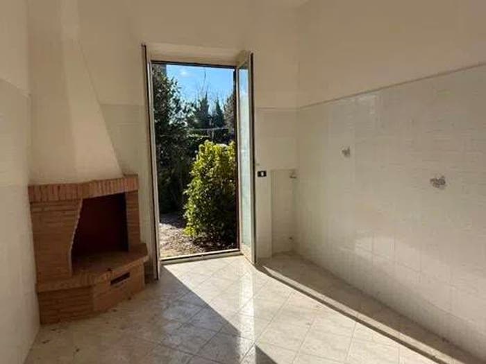 Casa con 6 locali in vendita in Via Papa Giovanni Xxiii, Centro, Capranica