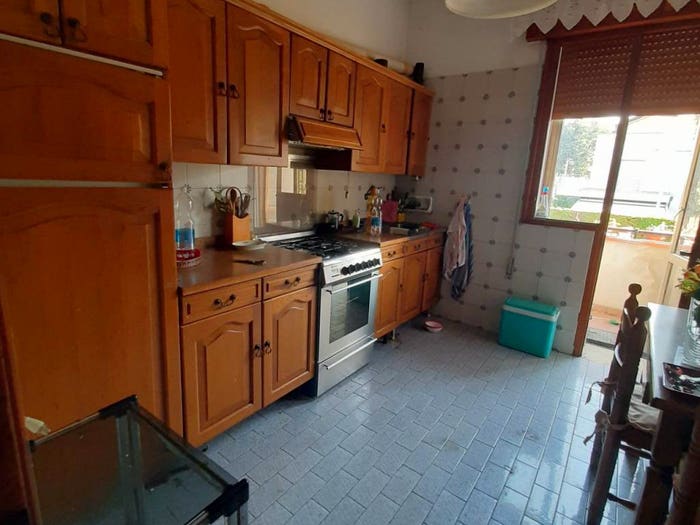 Appartamento quadrilocale in vendita in Viale Giuseppe Mazzini, Centro, Abano Terme
