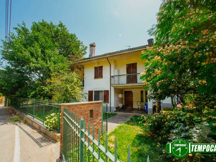 Casa trilocale in vendita in Frazione Ca' De Vecchi, Torre d'Isola
