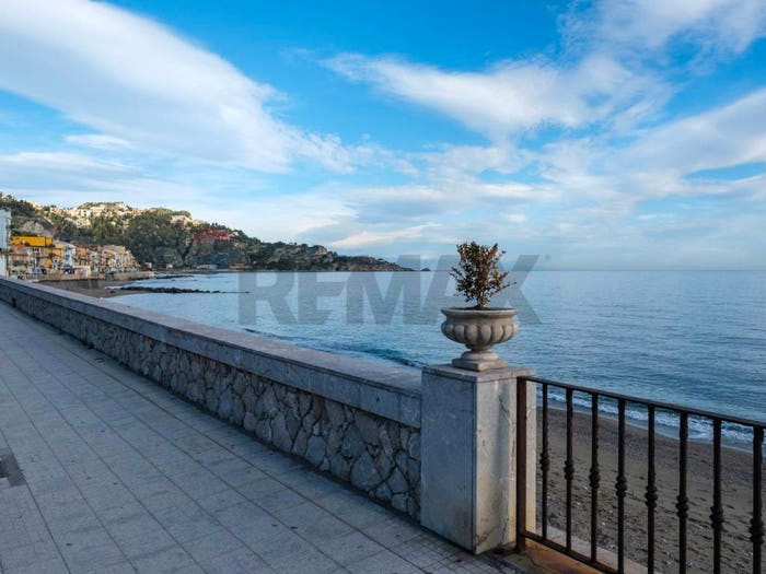 Casa con 5 locali in vendita in VICOLO DEI FABBRI FERRAI, Centro, GiardiniNaxos