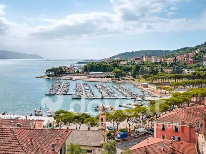 Appartamento quadrilocale in vendita in Via Nicolò Fieschi, Marola Campiglia, La Spezia