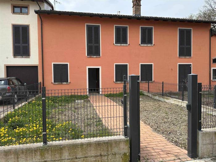 Casa trilocale in vendita in Cadeo